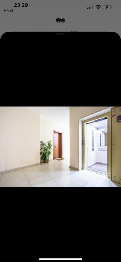 ローマUrban Retreat -Private Parking+Terraceアパートメント エクステリア 写真