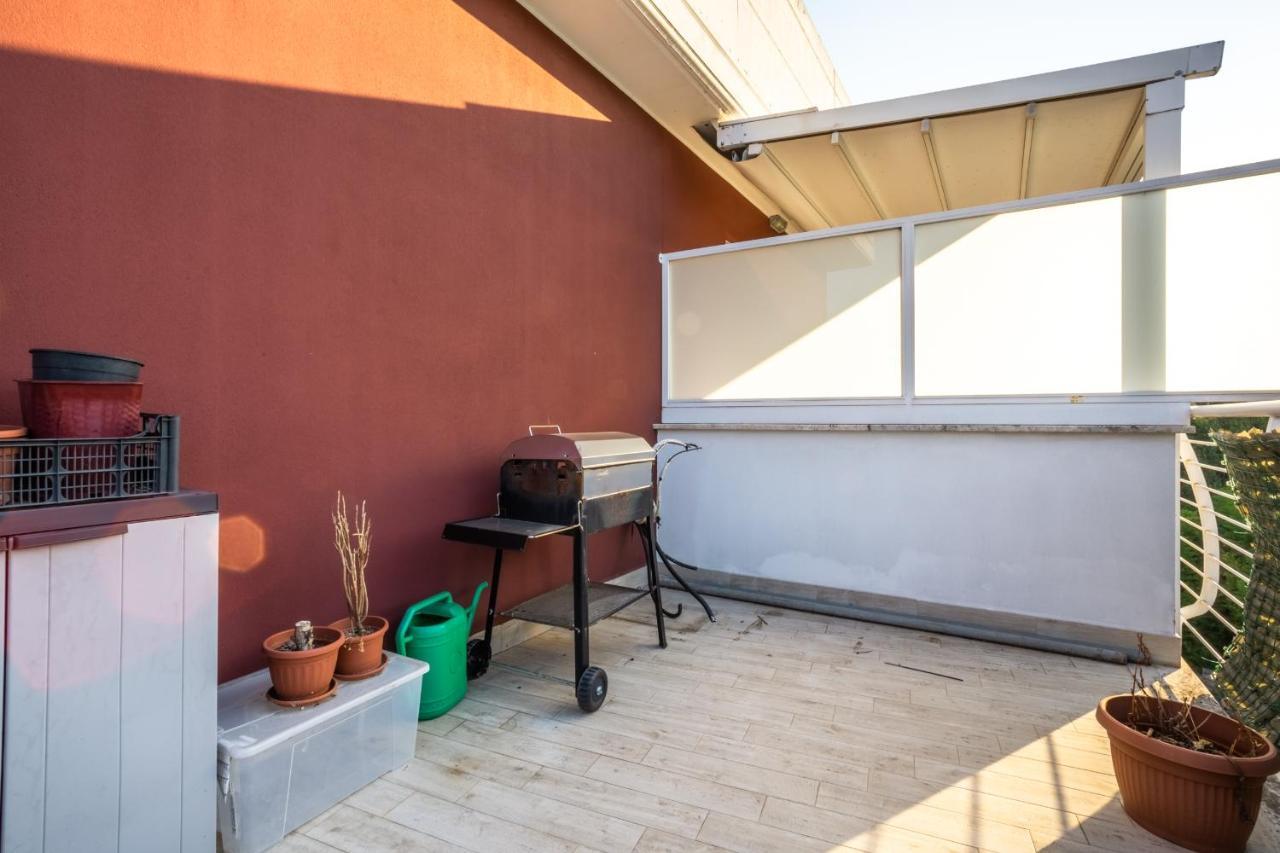 ローマUrban Retreat -Private Parking+Terraceアパートメント エクステリア 写真